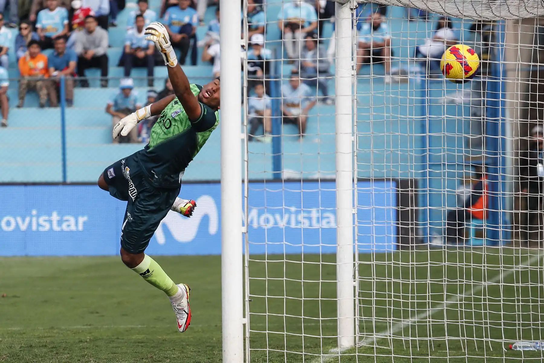 Sporting Cristal choca ante Carlos Mannucci en la última fecha del Torneo Clausura de la Liga 1, en el Estadio Alberto Gallardo. Foto: ANDINA/Renato Pajuelo