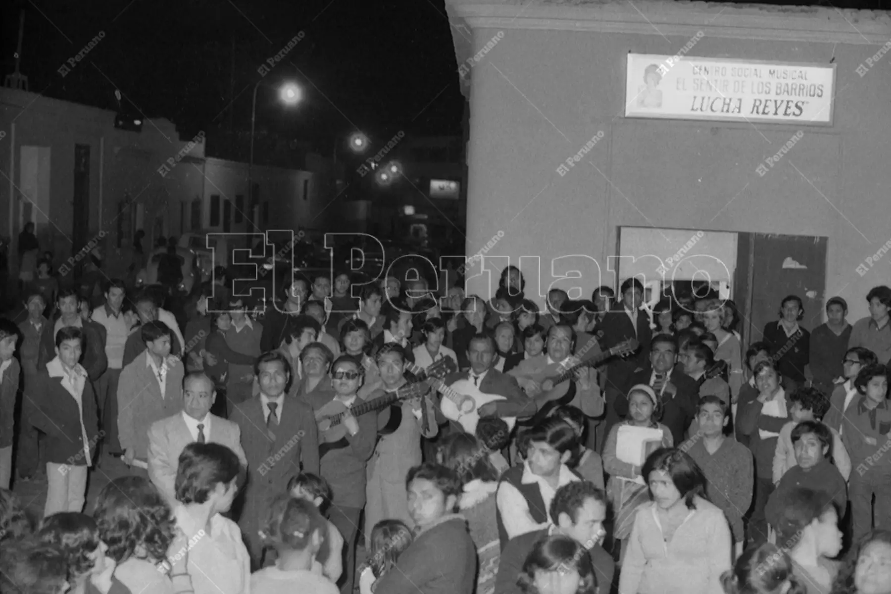 Lima - 30 octubre 1974 / Centro Social Musical "Sentir de los Barrios Lucha Reyes"  en vísperas del Día de la Canción Criolla y de conmemorarse un año de la partida de Lucha Reyes, "Morena de Oro del Perú". Foto: Archivo Histórico de El Peruano