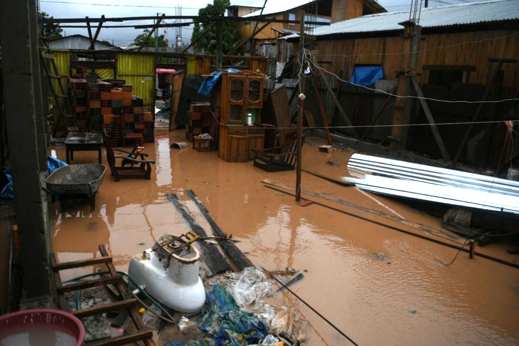 COER Ucayali presentó un balance preliminar de los daños causados por la lluvia intensa y vientos fuertes que se registró ayer en la ciudad de Pucallpa. Foto: Martha Zacarías