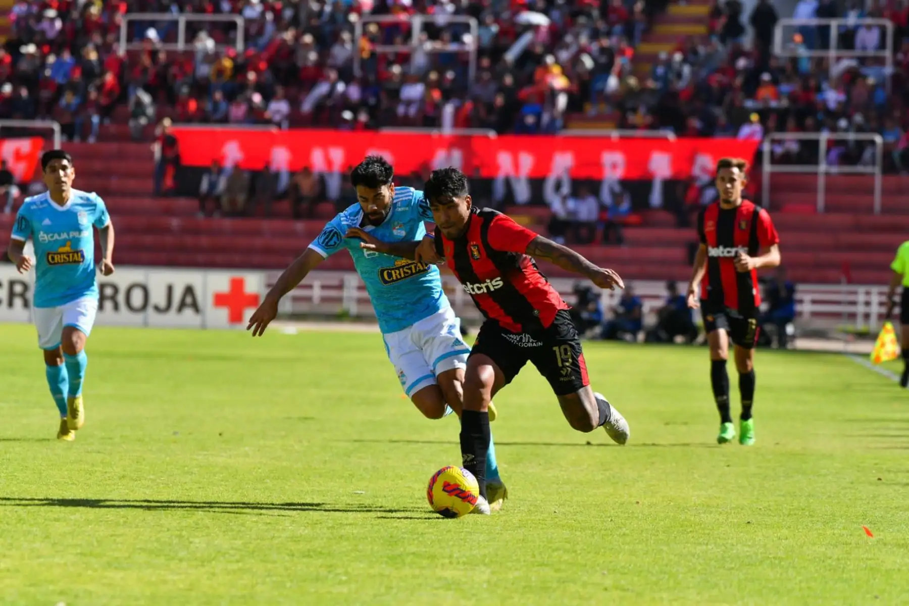 Melgar FC derrotó 2 a 0 a Sporting Cristal en partido de ida en Arequipa.

Foto:Cortesía Diego Ramos