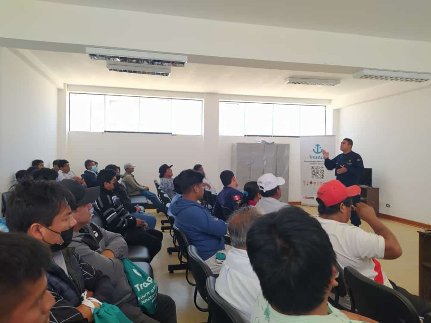 La Dirección General de Capitanías y Guardacostas (Dicapi) y la ONG WWF Perú impulsan el sistema de los zarpes electrónicos ante pescadores artesanales de Lambayeque.