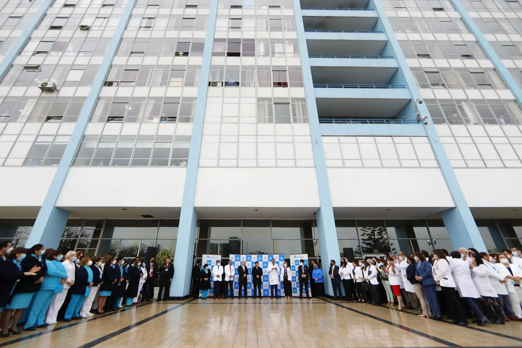 Presidente Pedro Castillo lidera ceremonia por el 64° aniversario del Hospital Nacional Edgardo Rebagliati Martins. Foto: ANDINA/ Prensa Presidencia