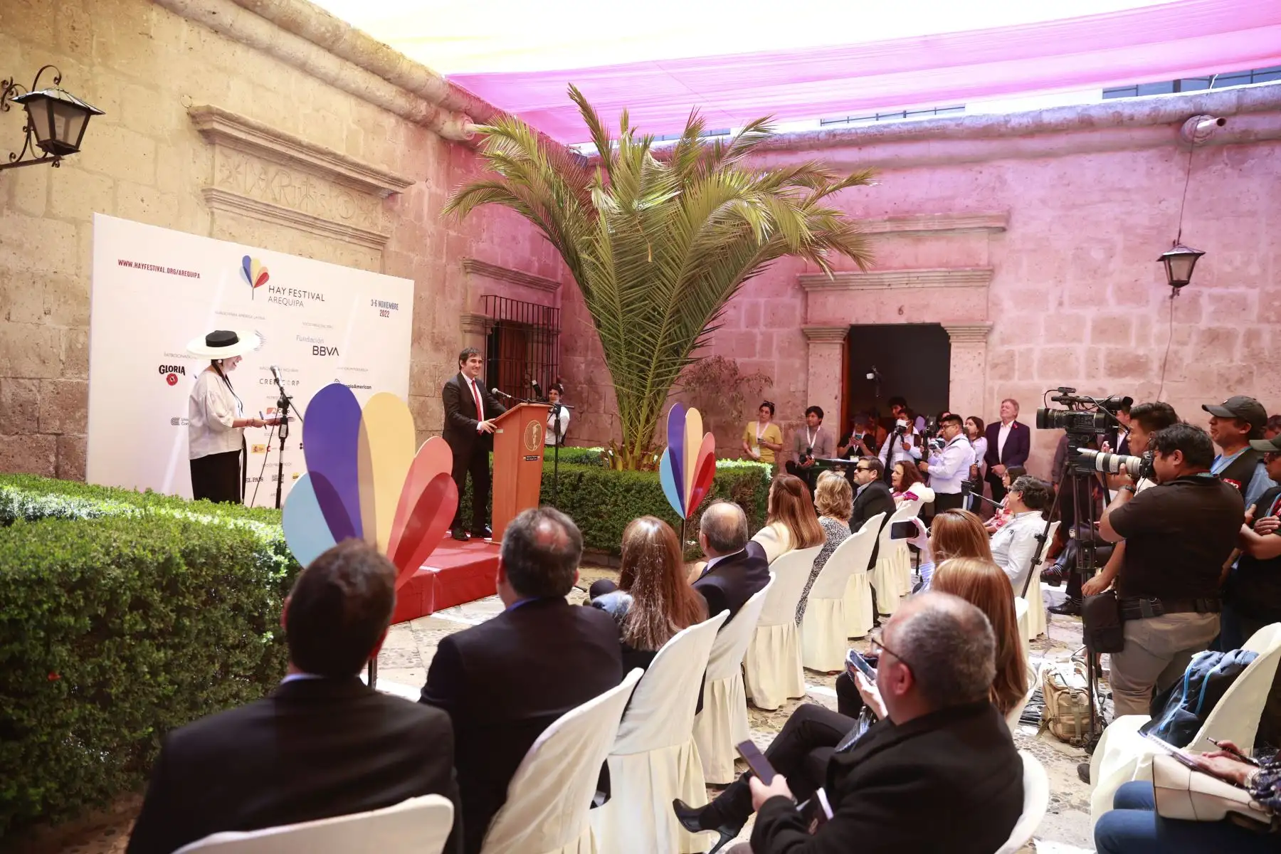 Agregado cultural de España Ricardo García López, durante el Hay Festival Arequipa que celebra su octava edición. Del 3 al 6 de noviembre. Foto: ANDINA/ Melina Mejía Agregado cultural de España Ricardo García López, durante el Hay Festival Arequipa que celebra su octava edición. Del 3 al 6 de noviembre. Foto: ANDINA/ Melina Mejía