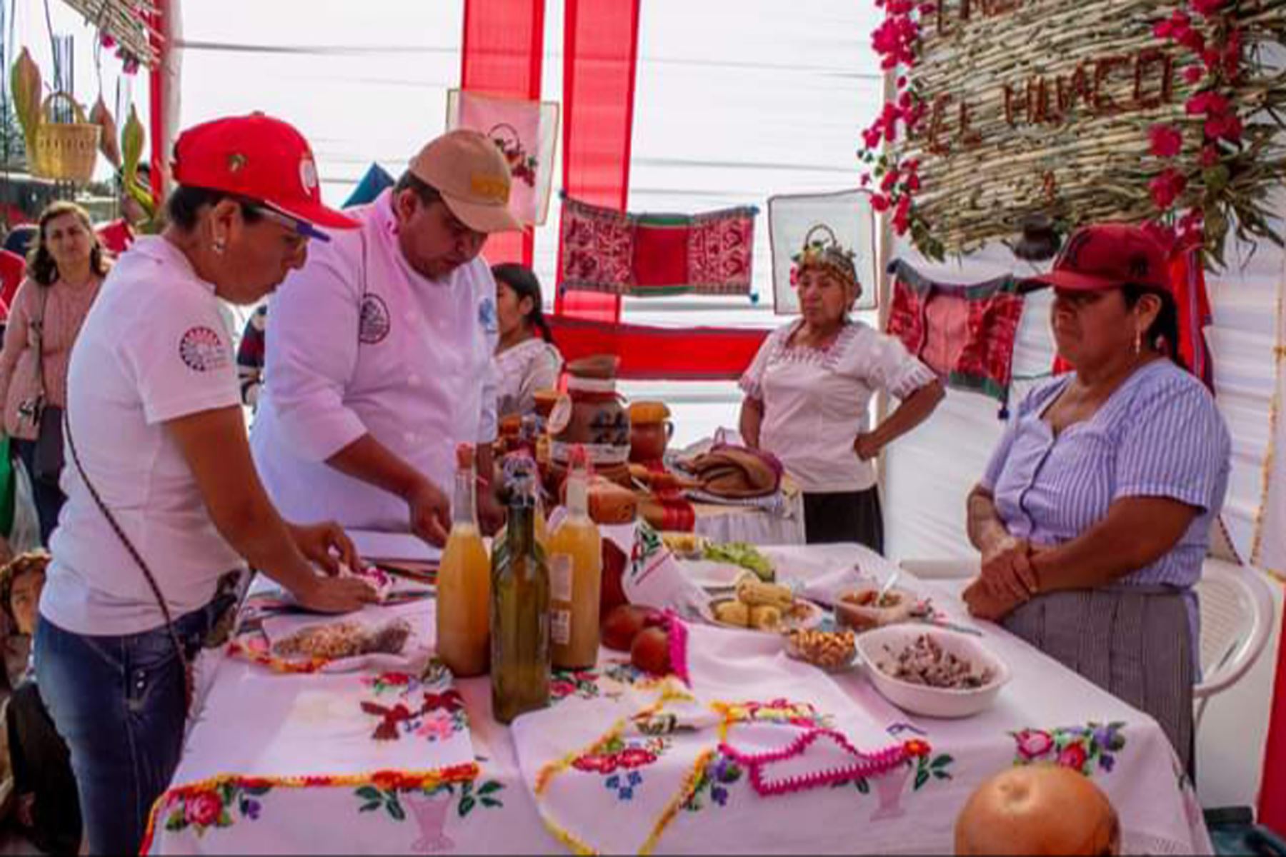 El parque principal de Mórrope, en la región Lambayeque, fue escenario del concurso De mi pueblo, la mejor chicha. Foto: ANDINA/Difusión