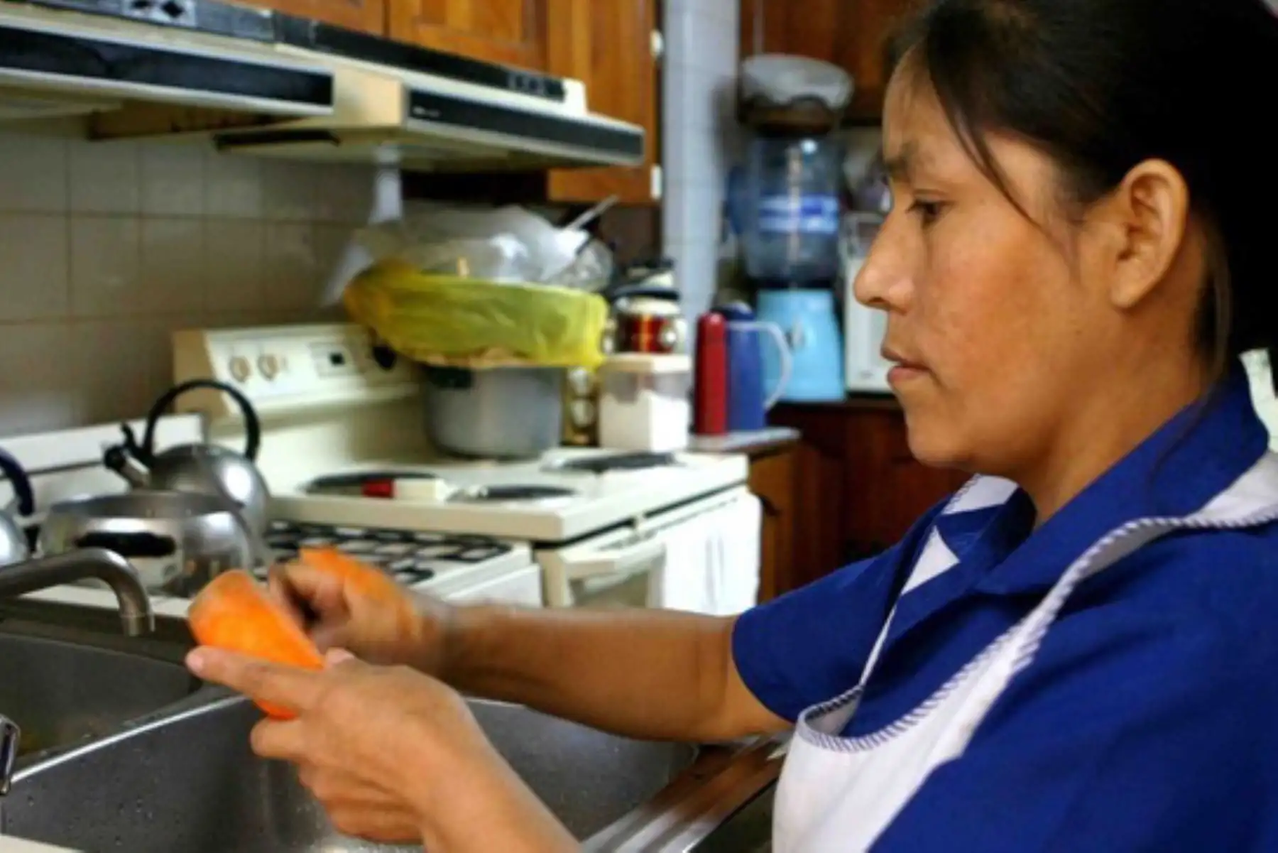 Empleadas del hogar tienen derecho a firmar un contrato digno. Foto: Andina