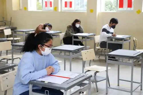 Pronabec otorgará puntaje adicional a las poblaciones priorizadas por su vulnerabilidad, así como a los que ocuparon los primeros puestos en concursos escolares nacionales, juegos deportivos escolares, entre otros. Foto: ANDINA/Difusión