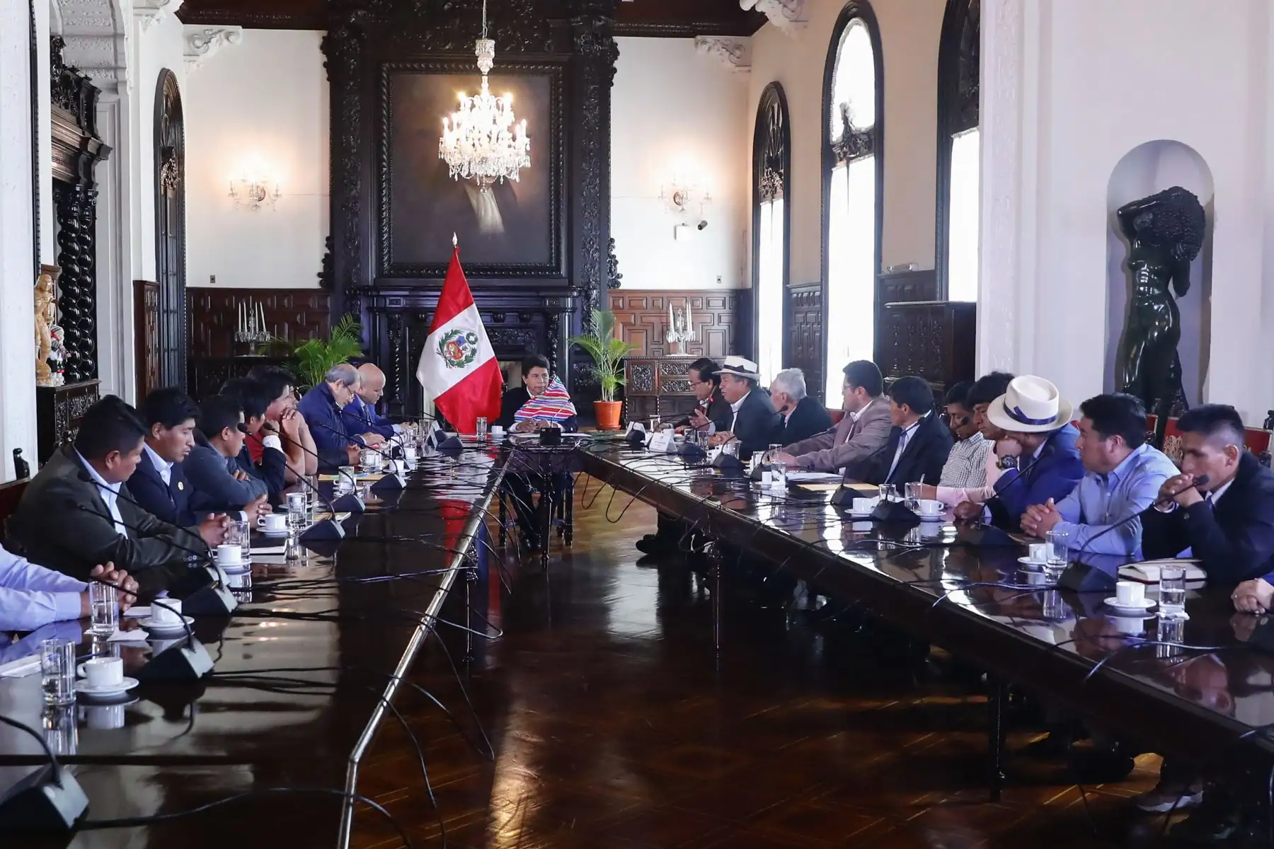 El presidente de la República, Pedro Castillo Terrones, sostuvo reunión con autoridades electas de la región Junín. Foto: ANDINA/ Prensa Presidencia