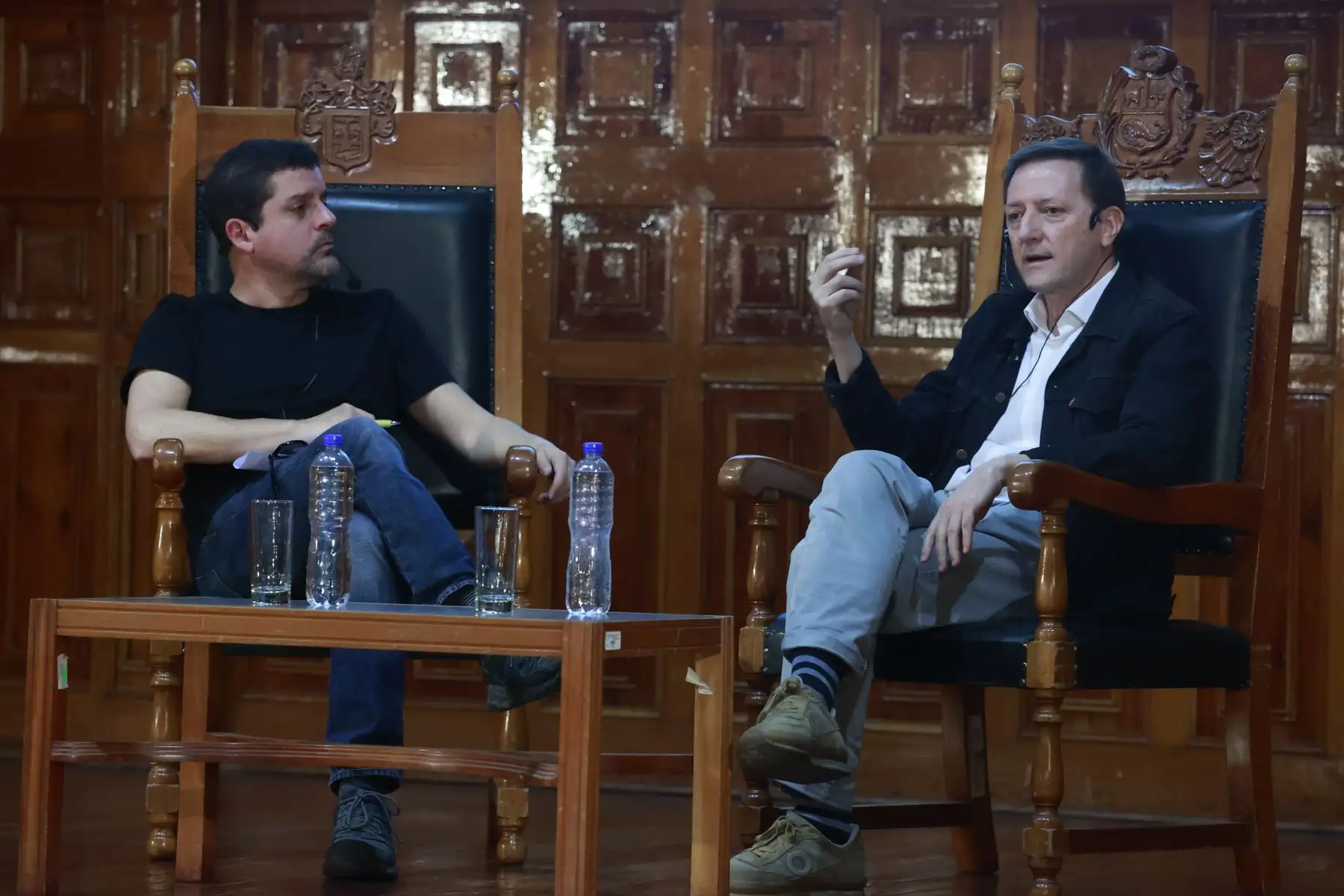 Conversatorio, De conflicto y literatura con Ignacio Martinez de Pisón y Dante Trujillo. Foto: ANDINA/Melina Mejía