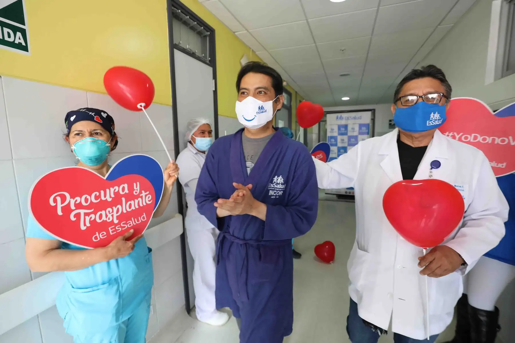 El Seguro Social de Salud (EsSalud) salvó la vida de un paciente de 41 años con un exitoso trasplante de corazón, realizado por un equipo de médicos del Instituto Nacional Cardiovascular (Incor) gracias a la donación de este órgano autorizado por los familiares de un donante con muerte cerebral.  Foto: EsSalud
