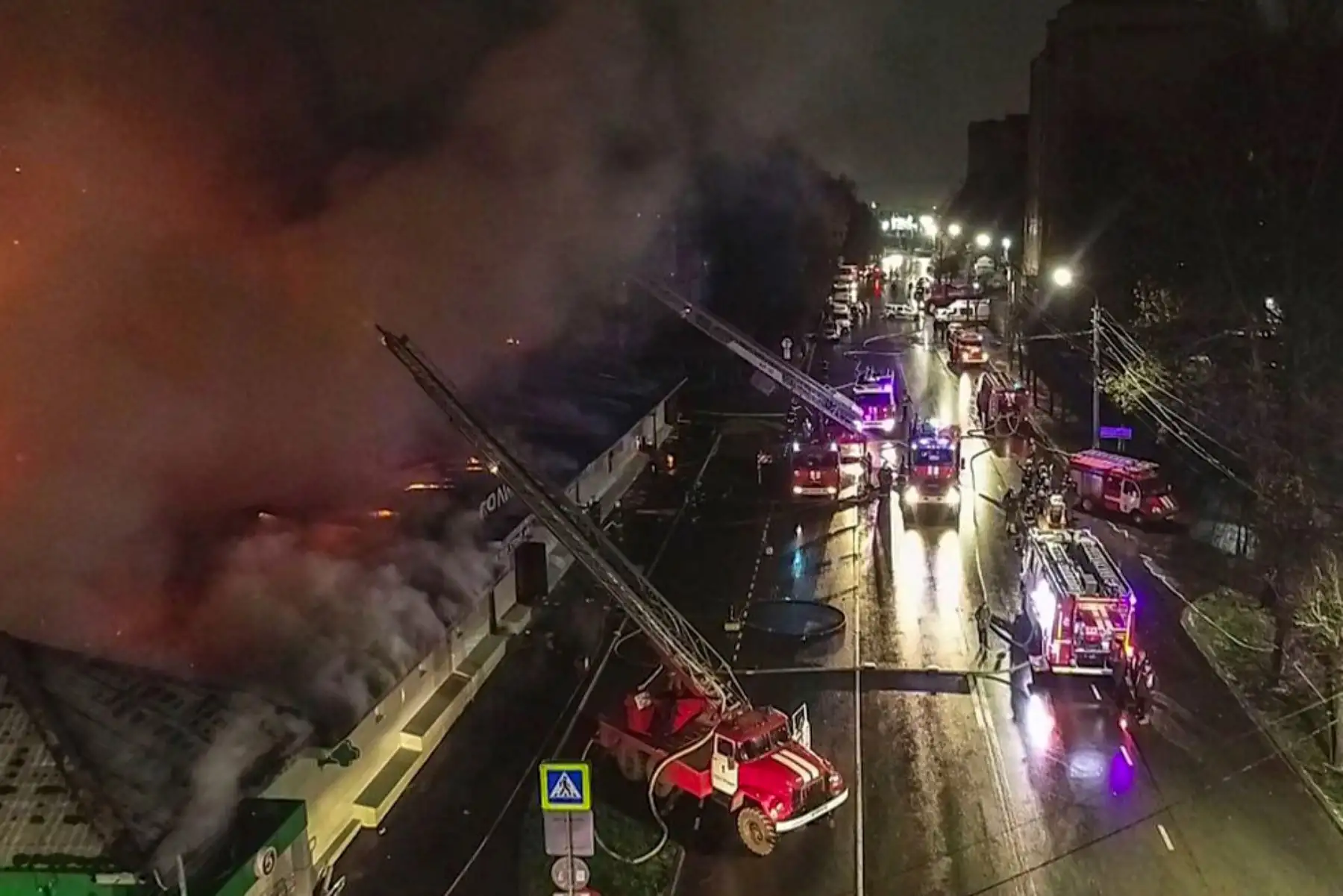 Trece personas murieron esta madrugada a consecuencia de un incendio en una cafetería de la ciudad de Kostromá, a 330 kilómetros de Moscú, informaron las autoridades locales Foto: AFP