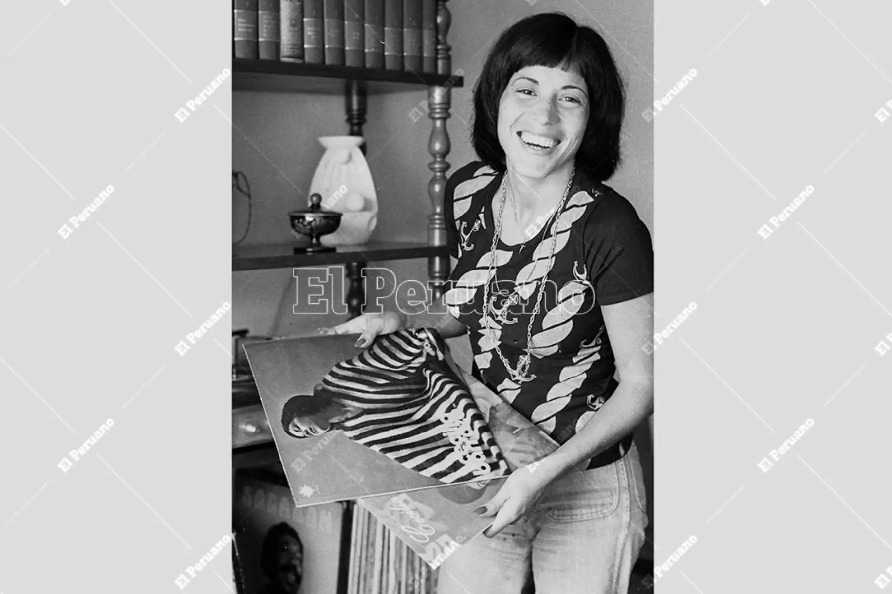 Lima - 18 marzo 1977 / Cecilia Barraza, cantante criolla, presente en el cancionero popular desde 1971. Foto: Archivo Histórico de El Peruano / Máximo Miralles