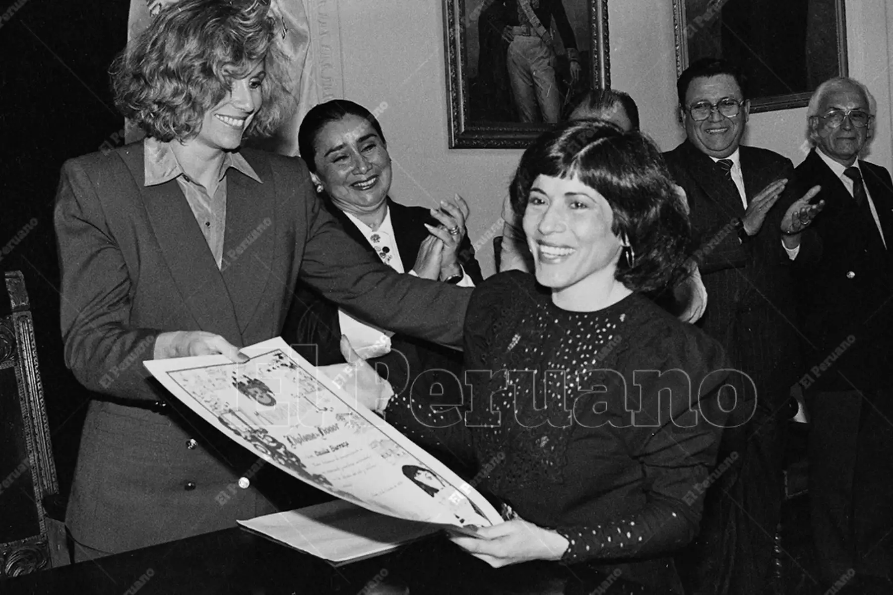 Lima - 31 octubre 1990 / La Municipalidad de Lima rinde homenaje a la cantante Cecilia Barraza con ocasión del Día de la Canción Criolla. Foto: Archivo Histórico de El Peruano / Walter Hupui