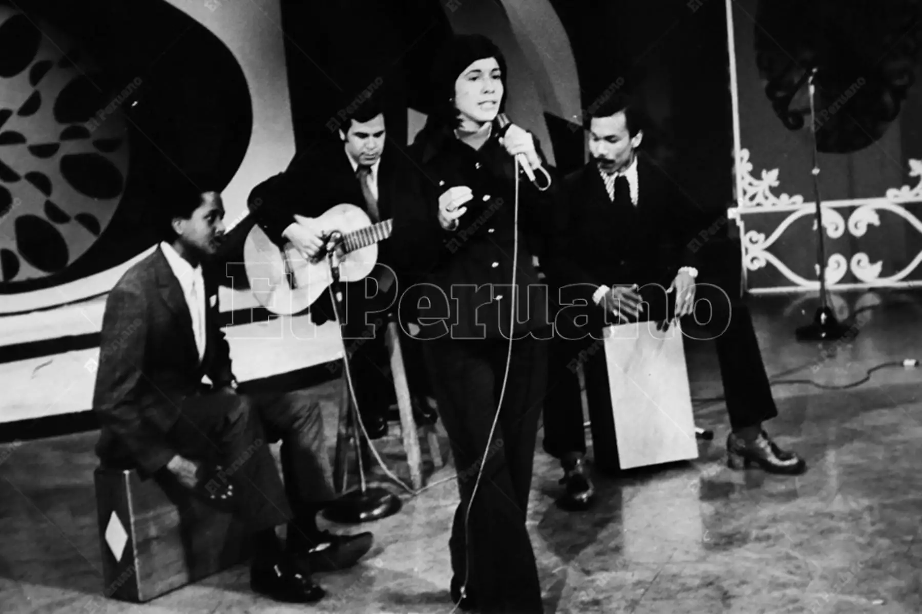 Lima - 13 octubre 1980 / La cantante criolla Cecilia Barraza en concierto. Foto: Archivo Histórico de El Peruano / Pavel Marrul