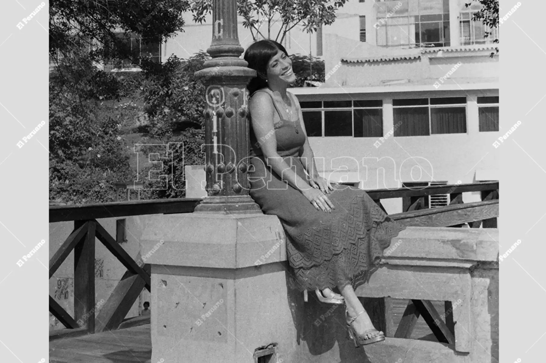 Lima - 13  febrero 1980 / La cantante criolla Cecilia Barraza posa durante una entrevista para el diario La Crónica. Foto: Archivo Histórico de el Peruano / Rómulo Luján