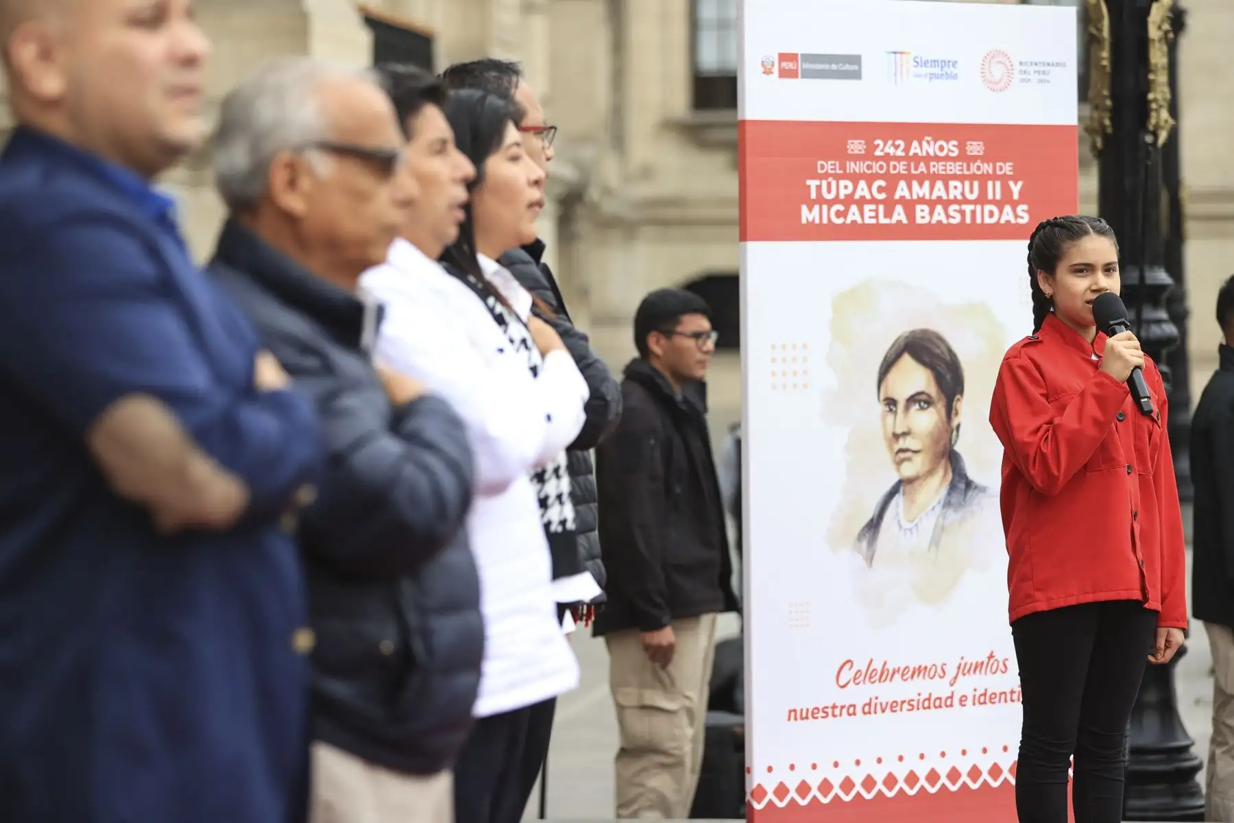 El presidente de la República, Pedro Castillo Terrones, participó en la actividad “La Cultura nos une: 242° aniversario de la rebelión de Túpac Amaru II y Micaela Bastidas”. El mandatario estuvo acompañado del Premier, Aníbal Torres Vásquez; y la ministra de Cultura, Betssy Chávez Chino. Foto: ANDINA/ Prensa Presidencia