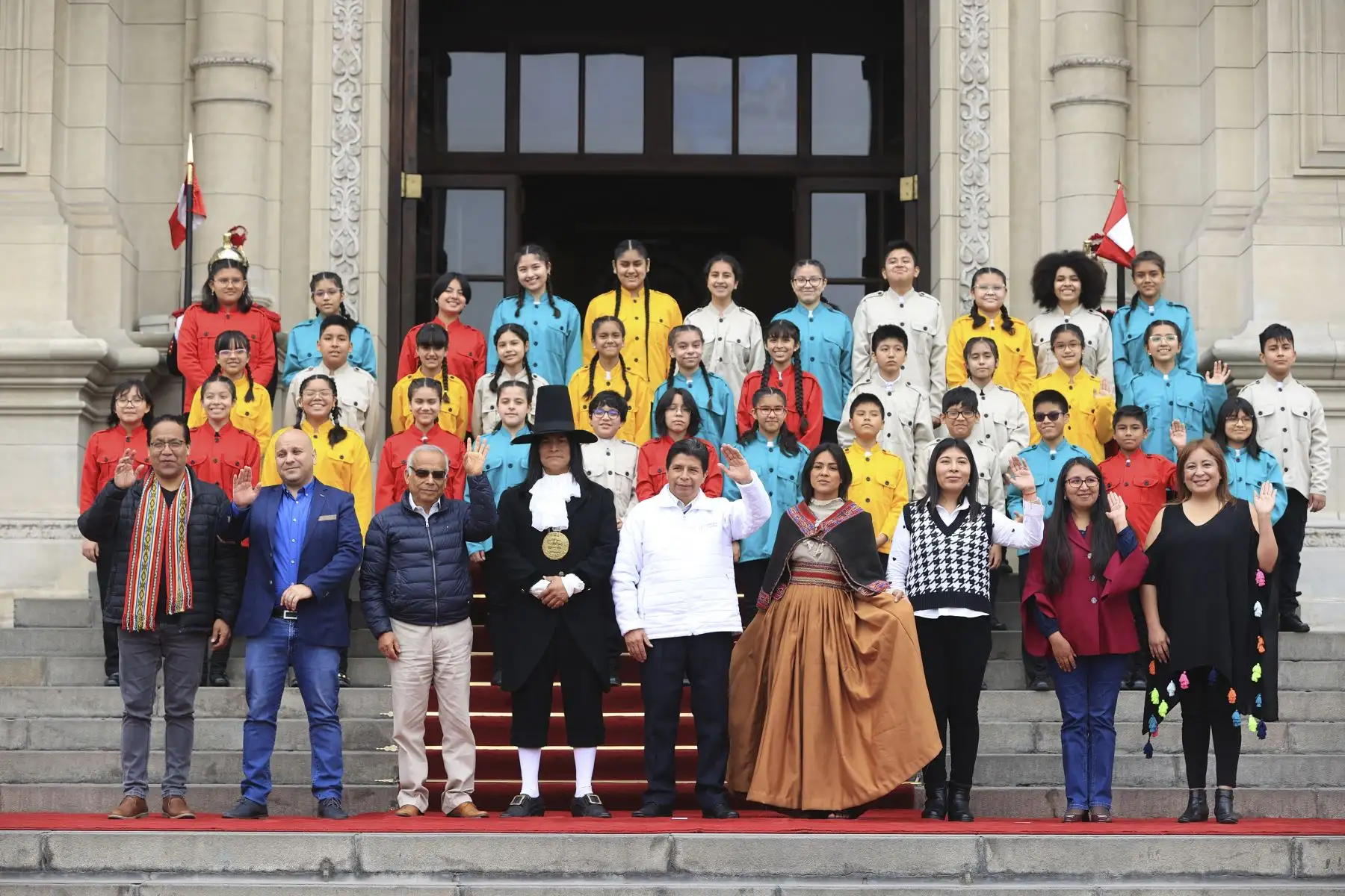 El presidente de la República, Pedro Castillo Terrones, participó en la actividad “La Cultura nos une: 242° aniversario de la rebelión de Túpac Amaru II y Micaela Bastidas”. El mandatario estuvo acompañado del Premier, Aníbal Torres Vásquez; y la ministra de Cultura, Betssy Chávez Chino. Foto: ANDINA/ Prensa Presidencia