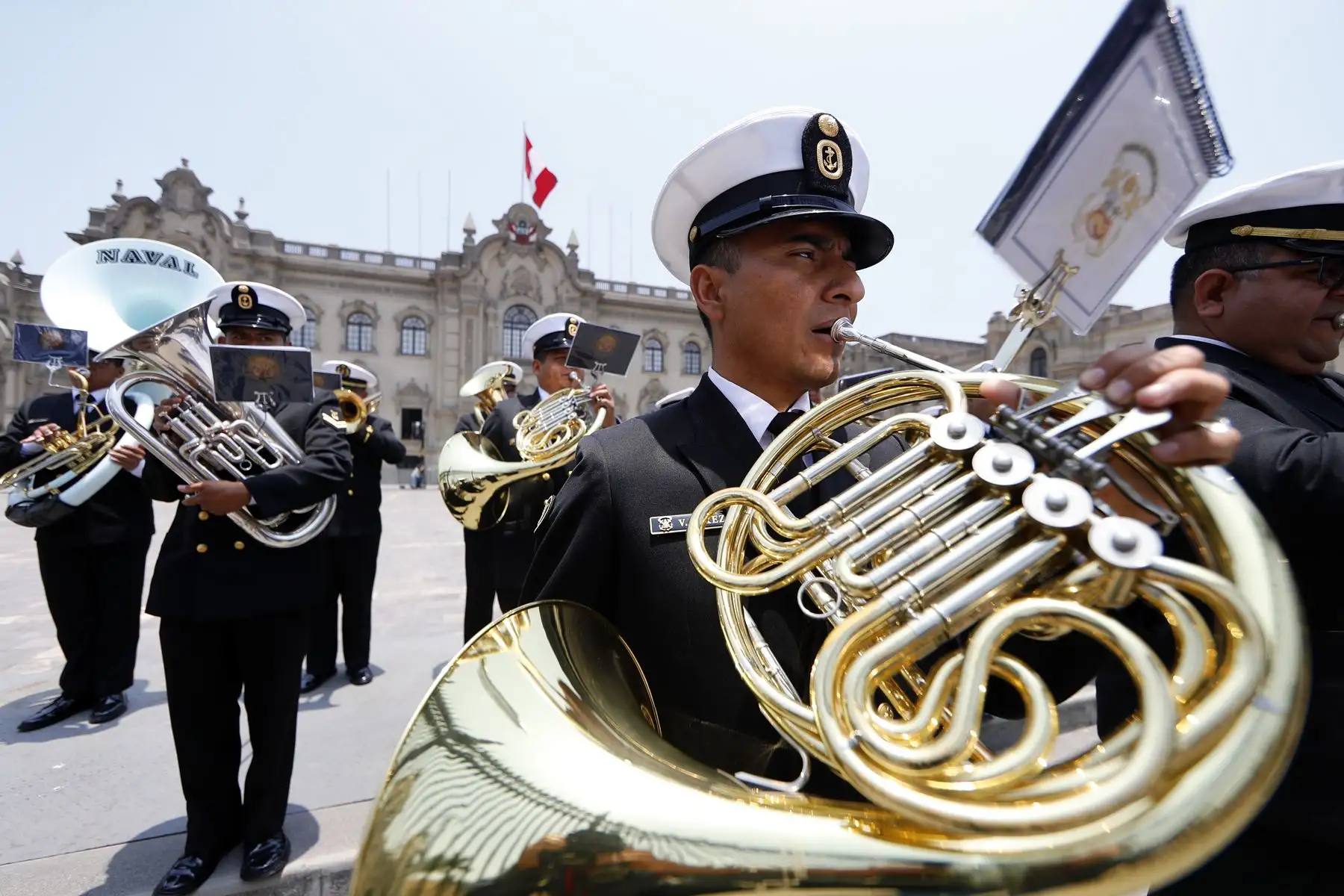La Marina de Guerra del Perú encabezó esta mañana el tradicional Cambio de Guardia en Palacio de Gobierno. Foto: ANDINA/Prensa Presidencia