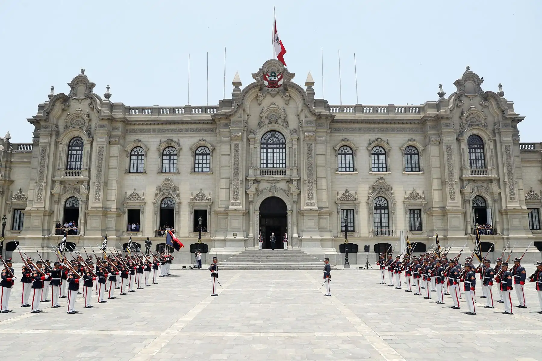 La Marina de Guerra del Perú encabezó esta mañana el tradicional Cambio de Guardia en Palacio de Gobierno. Foto: ANDINA/Prensa Presidencia