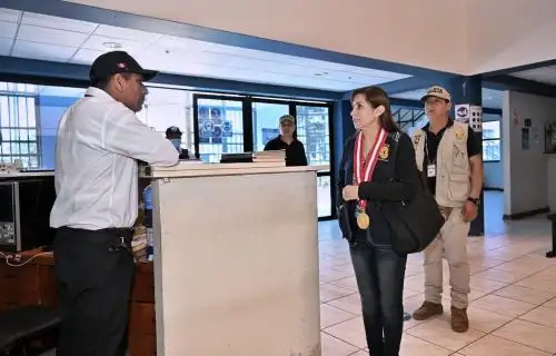 Fiscal de la Nación, Patricia Benavides, realizó esta mañana una visita inopinada a la sede del Distrito Fiscal de Ica. Foto: Cortesía