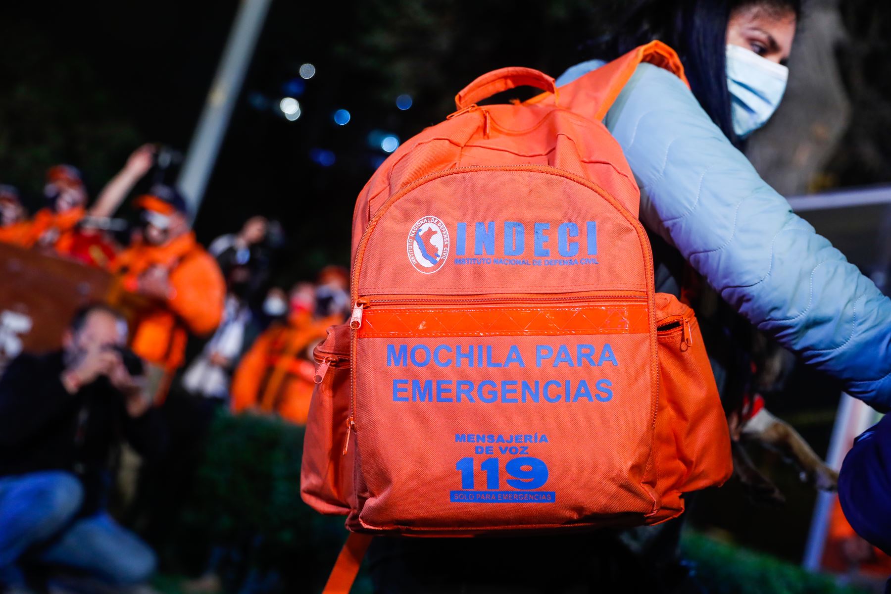 La mochila de emergencia es uno de los componentes del plan familiar de emergencia. Foto: ANDINA