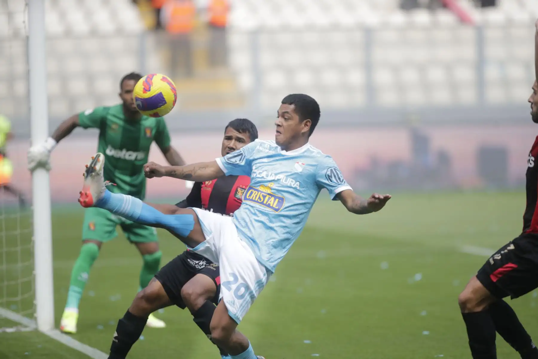 Sporting Cristal iguala sin goles con Melgar, por la segunda semifinal de la Liga 1 2022, en el estadio Nacional. Foto: ANDINA/Juan Carlos Guzmán