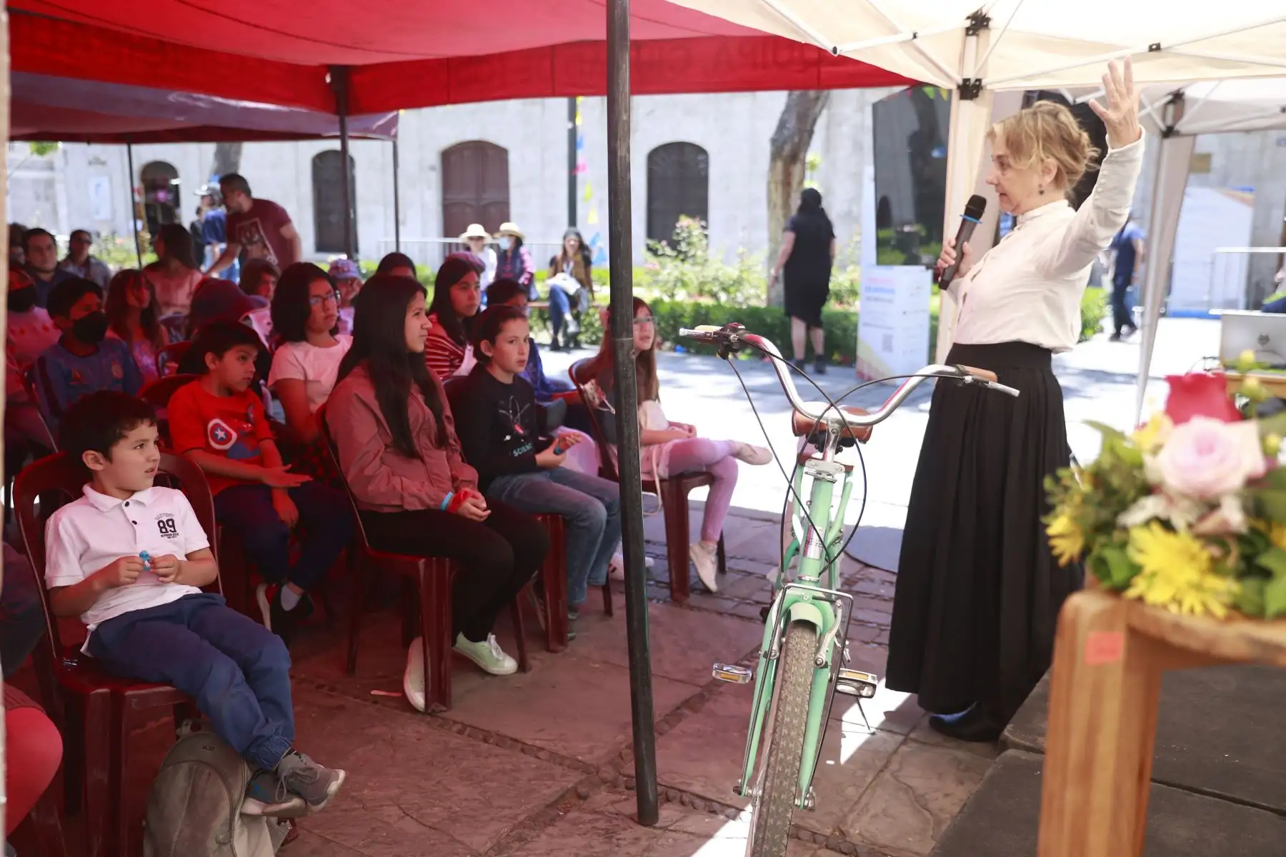 Adela Muñoz Páez (España) catedrática de Química Inorgánica en la Universidad de Sevilla, su otra gran pasión son las mujeres científicas, creando Científicas: Pasado, Presente y Futuro, una serie de representaciones teatrales dirigida al público escolar de entre 8 y 14 años.  Foto: ANDINA/Melina Mejía