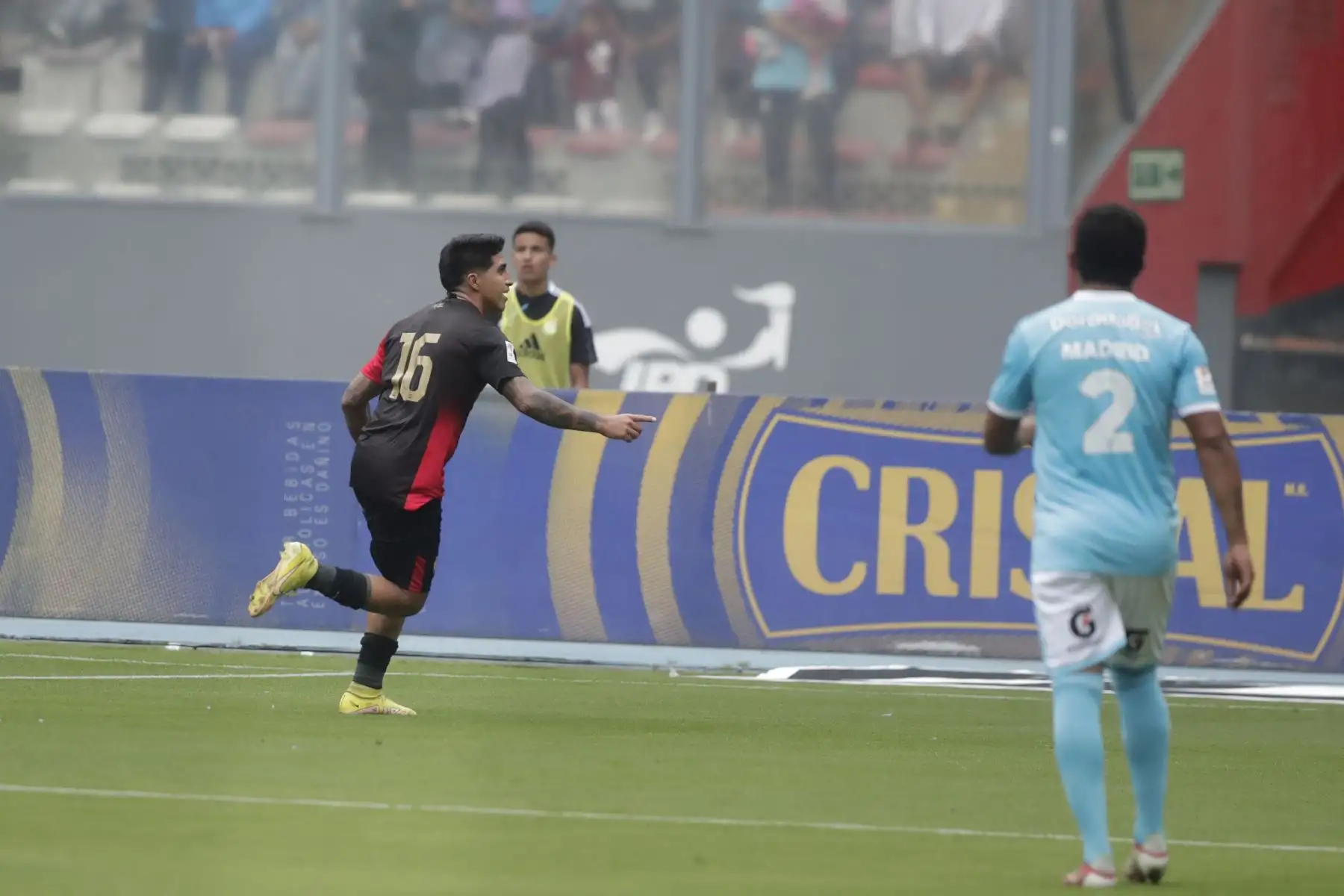Melgar derrotó 2 a 0 a Sporting Cristal y jugará la final nacional con Alianza Lima.

Foto: ANDINA/Juan Carlos Guzmán