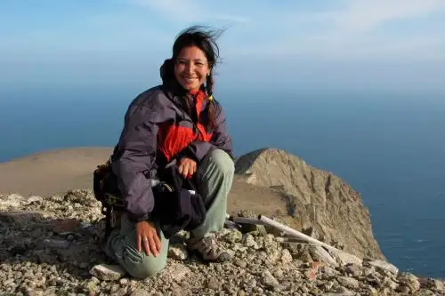 Joanna Alfaro es una bióloga marina de la Universidad Científica del Sur que fue nominada al premio "Por las Mujeres en la Ciencia", en la categoría de 