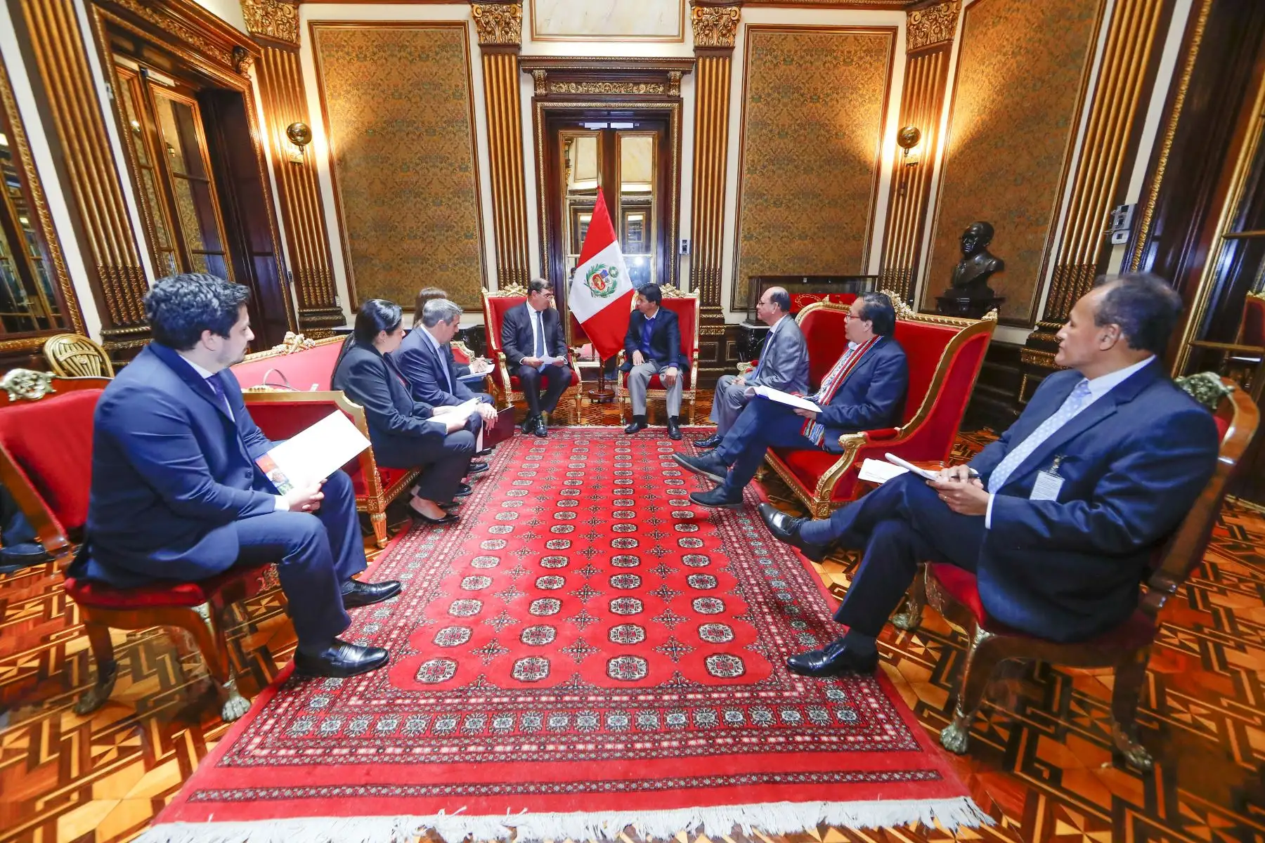 Jefe de Estado Pedro Castillo, sostiene audiencia con miembros del capítulo peruano del Consejo Consultivo Empresarial del APEC – ABAC Perú. Foto: ANDINA/ Prensa Presidencia