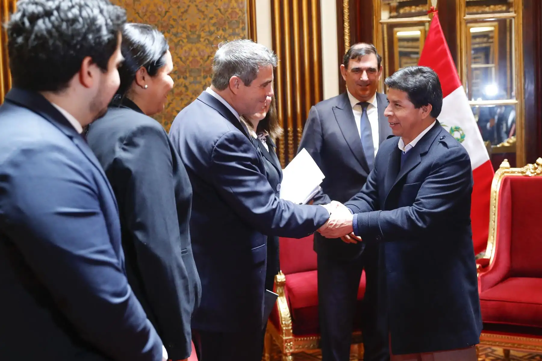 Jefe de Estado Pedro Castillo, sostiene audiencia con miembros del capítulo peruano del Consejo Consultivo Empresarial del APEC – ABAC Perú. Foto: ANDINA/ Prensa Presidencia