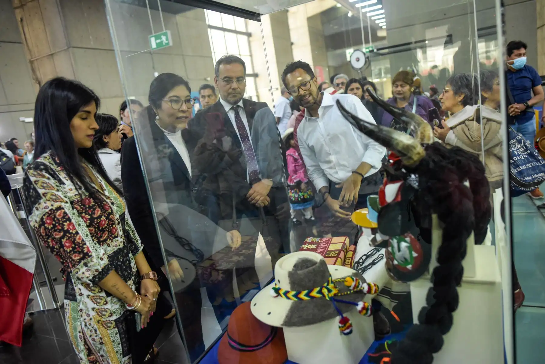 Estas creaciones de artesanos y artistas tradicionales de regiones fueron recibidas hoy por el Proyecto Especial Bicentenario del Ministerio de Cultura para su custodia y posterior exhibición. Foto: Proyecto Especial Bicentenario