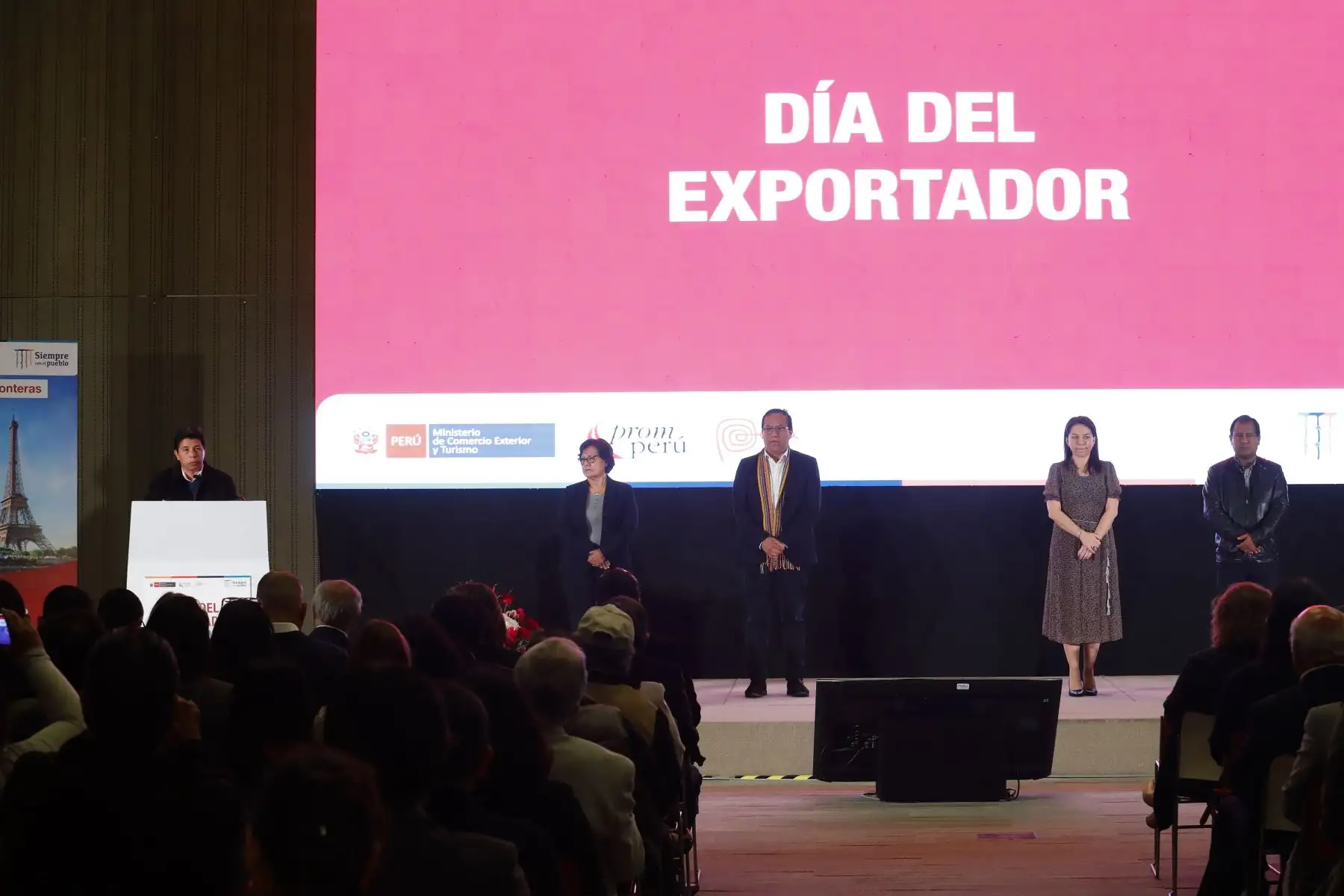 Presidente de la República, Pedro Castillo, lidera la ceremonia por el “Día del Exportador”. Foto: ANDINA/ Prensa Presidencia