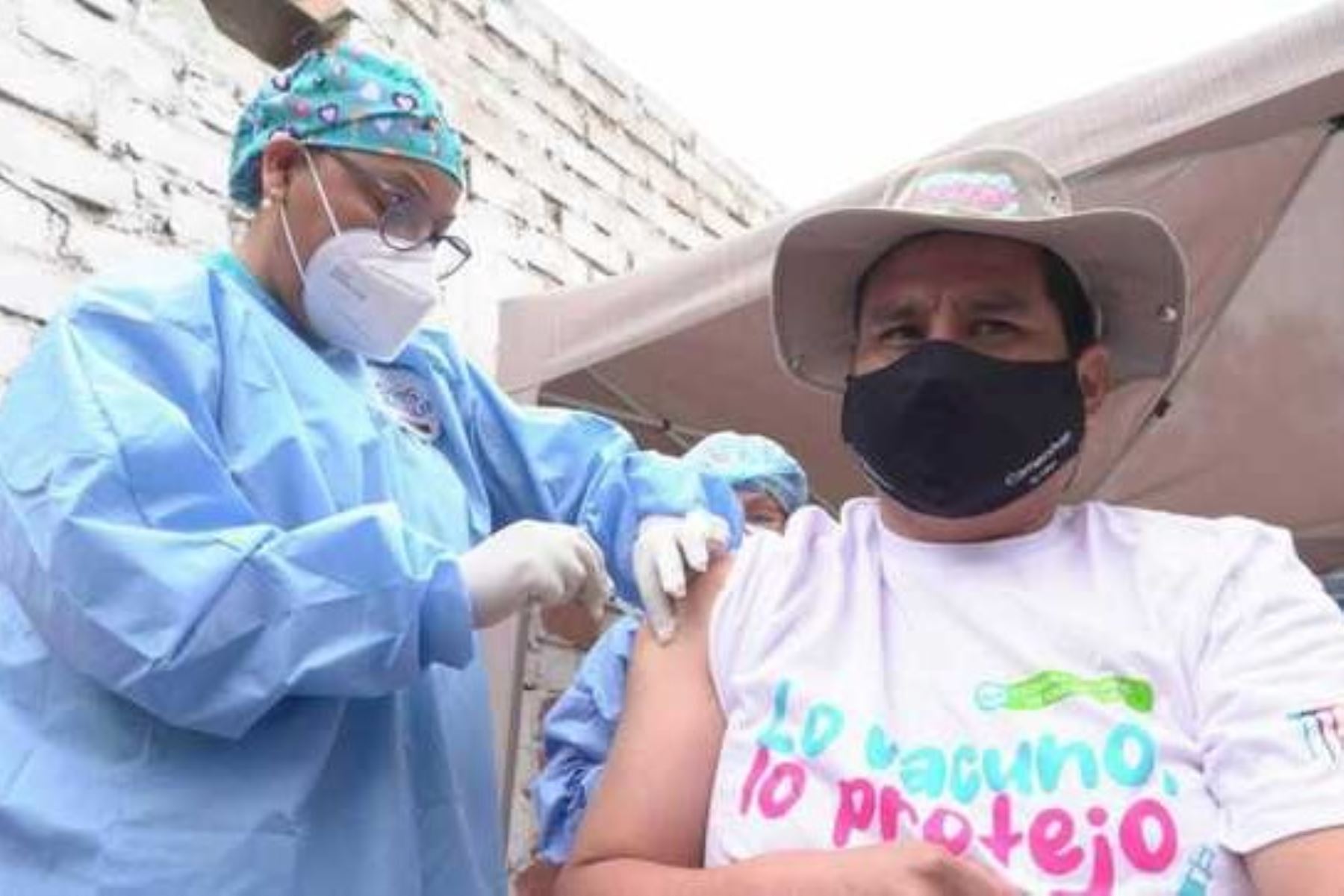 Brigadas de salud continúan cerrando brechas de vacunación en Lima Sur