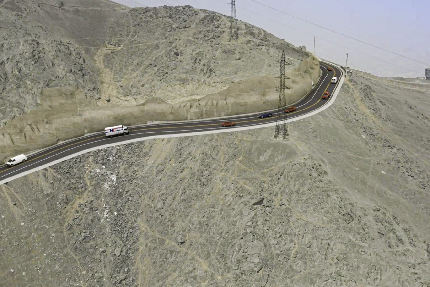 La obra comprende el asfaltado de 9 kilómetros de la infraestructura vial entre Comas y San Juan de Lurigancho. Foto: MML