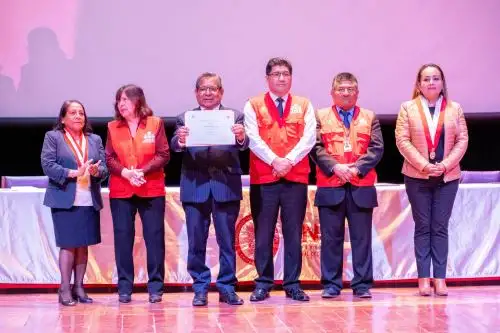 En el auditorio del Centro Cultural de la Universidad Nacional del Santa se efectuó la ceremonia de entrega de credenciales a las autoridades electas. Foto: ANDINA/Difusión