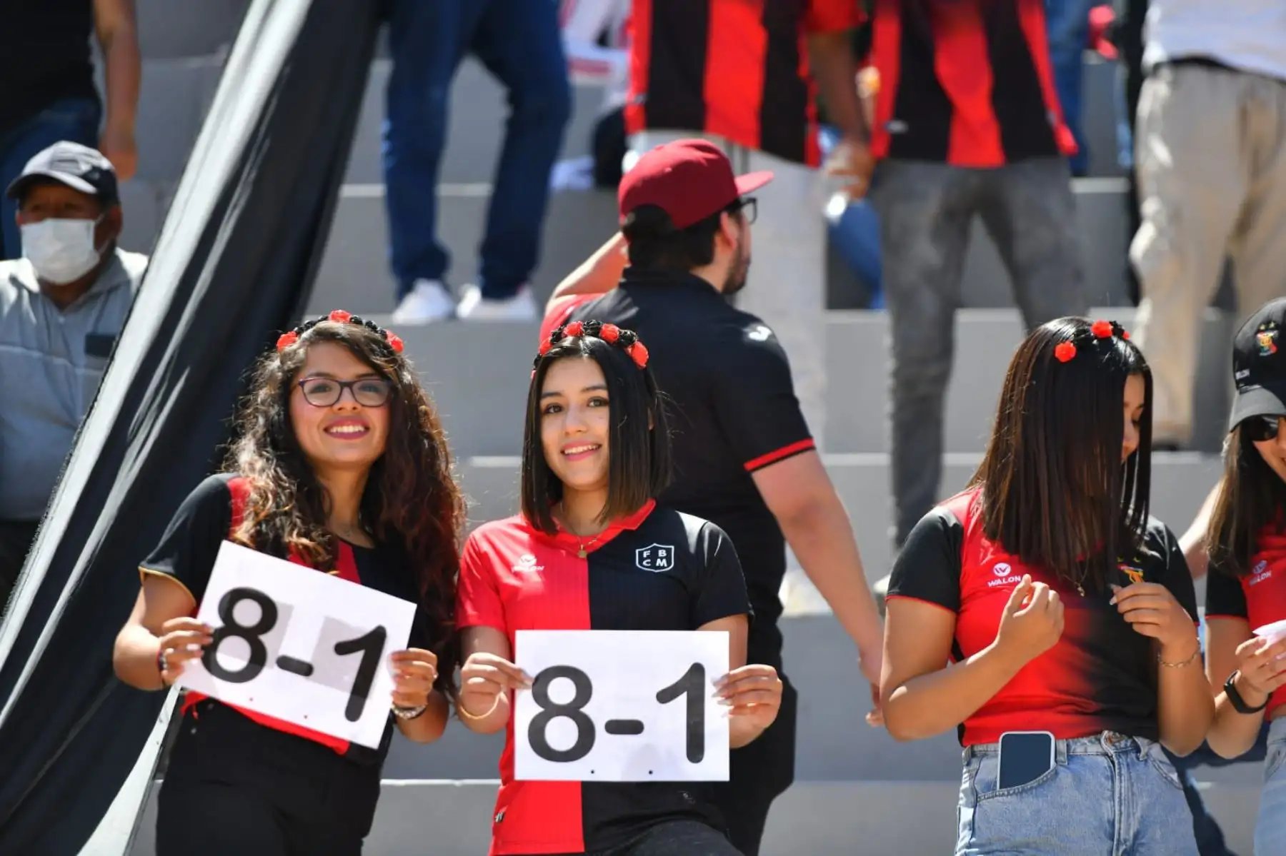 Un ambiente de fiesta deportiva se vive hoy en la ciudad de Arequipa, por el trascendental partido que protagonizarán los equipos de FBC Melgar y Alianza Lima por el encuentro de ida de la final de la Liga 1 que se disputará en el estadio de la UNSA. Foto: Cortesía/Diego Ramos