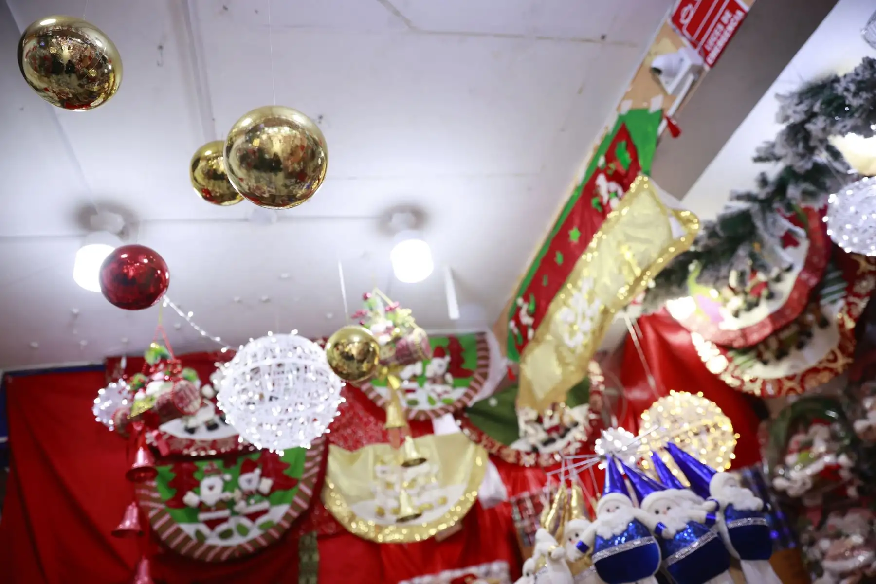 Ventas navideñas. Foto: ANDINA/Melina Mejía