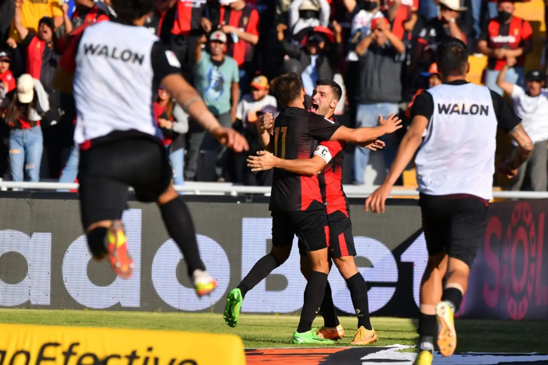 Melgar y Alianza Lima se enfrentan en la primera final de la Liga 1 en el estadio Monumental de la UNSA en Arequipa.

Foto:Cortesía Diego Ramos