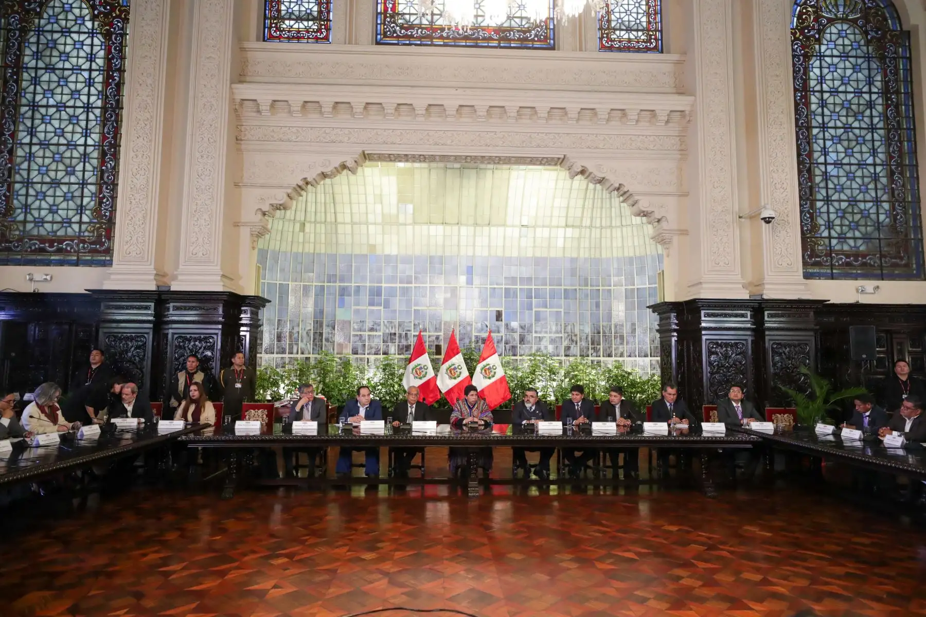 En Palacio de Gobierno, el premier Aníbal Torres, junto con ministros de Estado, acompañan al presidente Pedro Castillo en el encuentro con alcaldes electos de la región Arequipa.

Foto:ANDINA/PCM