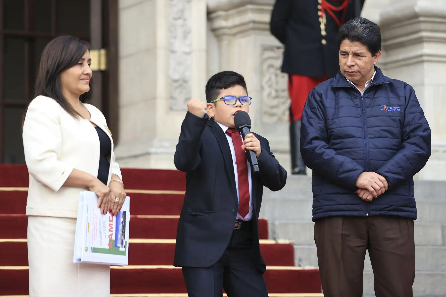 Presidente Pedro Castillo sostuvo reunión con dirigentes de la Confederación Nacional de Trabajadores Estatales y Coordinadora Nacional de Micro Empresarios Estatales del Perú.

Foto: ANDINA/Presidencia