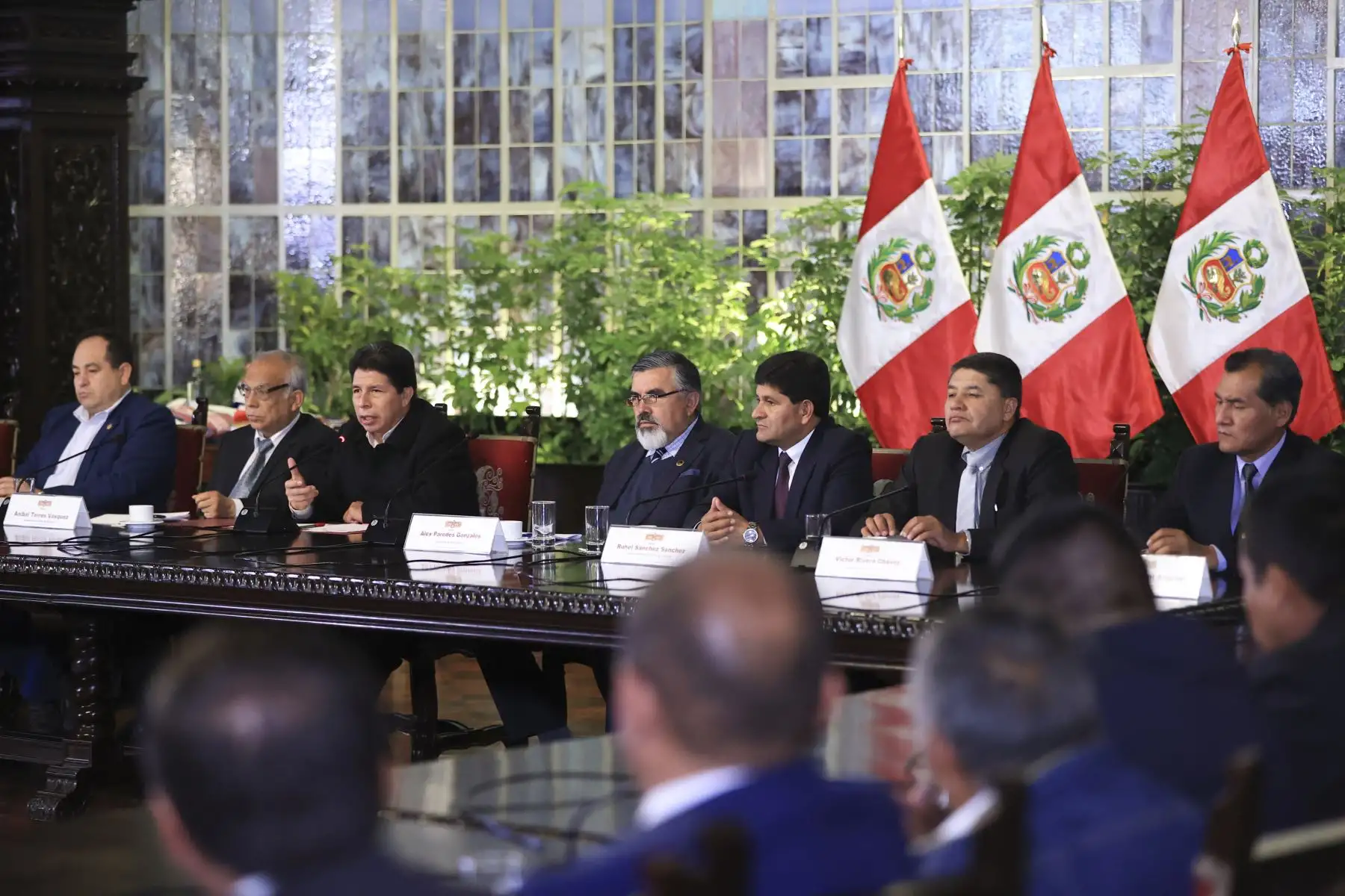Presidente de la República, Pedro Castillo, sostuvo encuentro con ministros de Estado y alcaldes electos de la región Arequipa

Foto: ANDINA/Presidencia