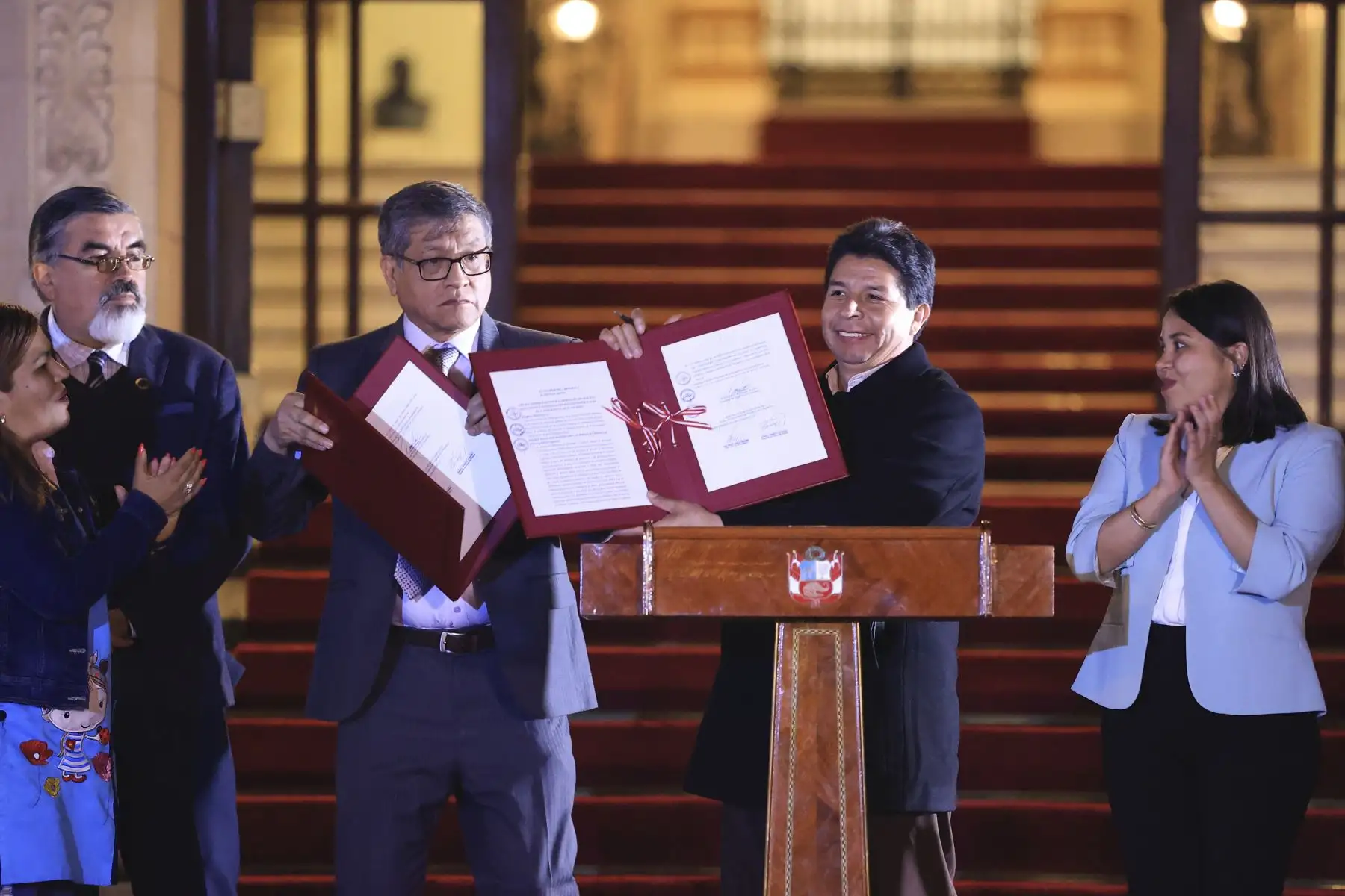 Presidente Pedro Castillo promulgó leyes del sector Educación

Foto:ANDINA/ Prensa Presidencia