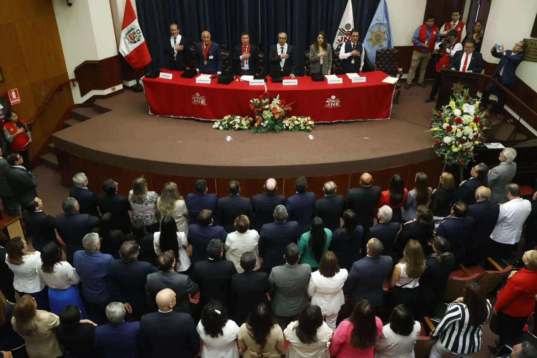 Ceremonia de entrega de credenciales al alcalde y regidores de la Municipalidad Metropolitana de Lima, electas en los comicios municipales de este año para el periodo de gobierno 2023-2026. Foto: ANDINA/ Vidal Tarqui