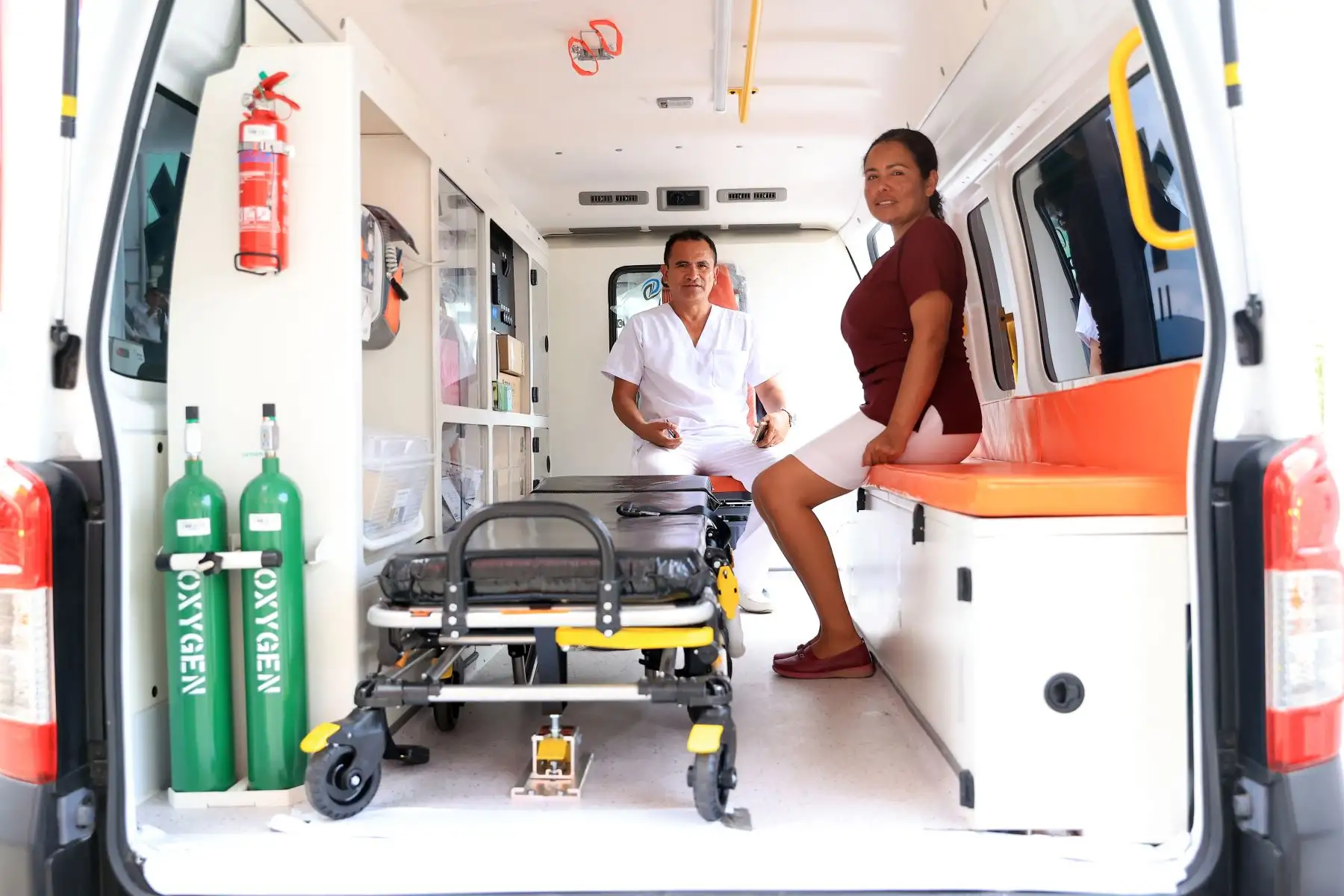 Presidente Castillo en Moyobamba, entrega cheque al beneficiario 200 000 de FertiAbono; tres ambulancias a la DIRESA San Martín; y 15 camionetas, 45 motocicletas y 3 deslizadores a las rondas campesinas.

Foto: ANDINA/Prensa Presidencia