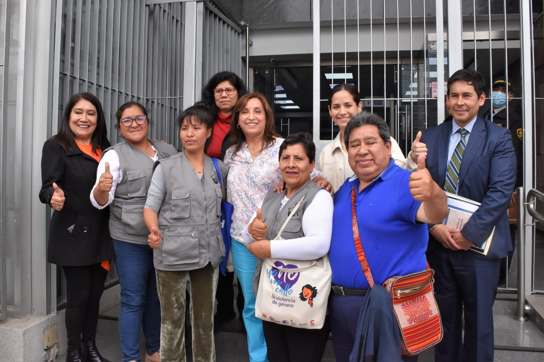 La ministra Dina Boluarte (Midis) sostuvo una reunión con dirigentes de las ollas comunes de Lima Metropolitana. Foto: Midis/Difusión.