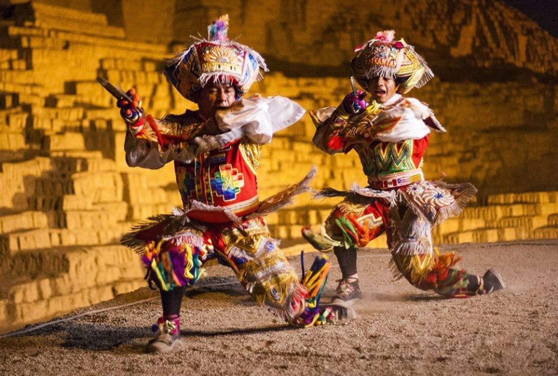 Cada 16 de noviembre se celebra el Día Nacional de la Danza de Tijeras, una de las expresiones artísticas peruanas de mayor destreza física y poseedora de un aura mística único.