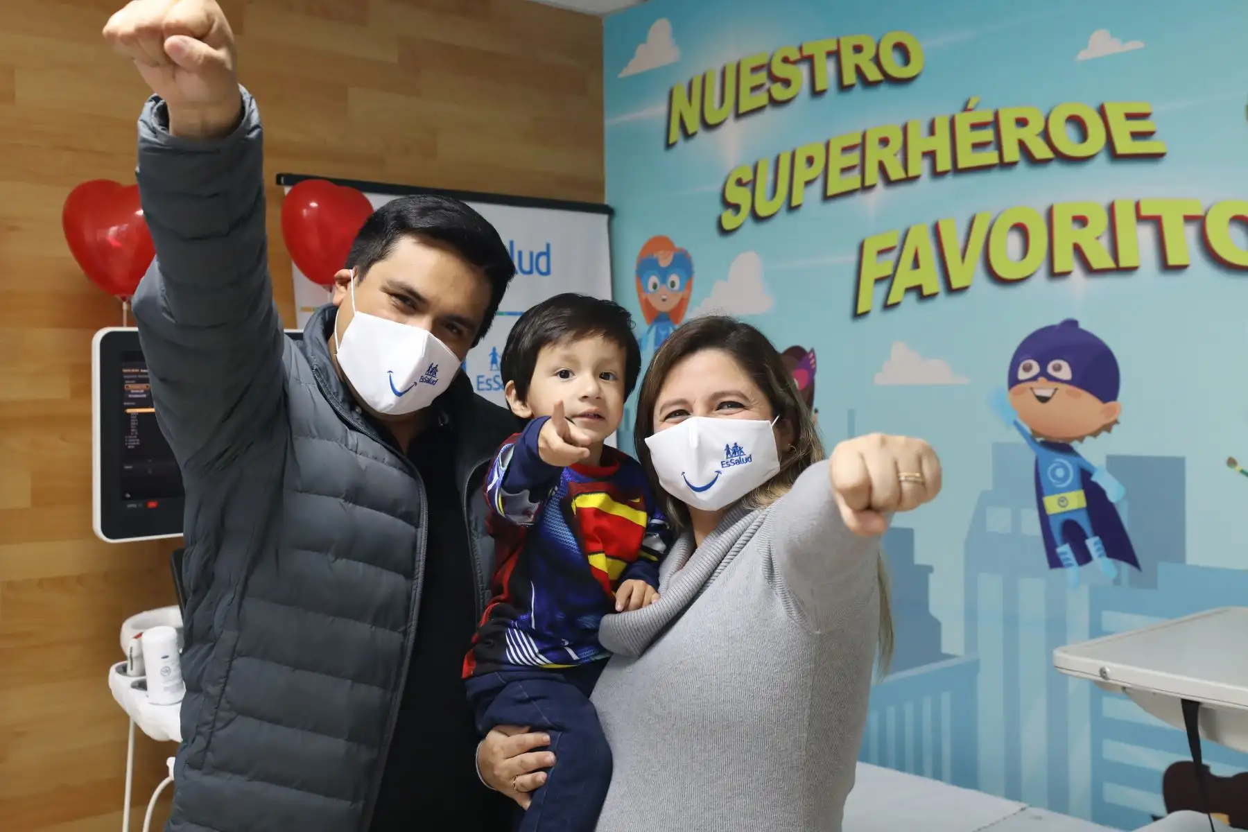 El Seguro Social de Salud (EsSalud) salvó la vida de un niño de dos años de edad a través de una cirugía de alta complejidad, donde un equipo de médicos del Instituto Nacional Cardiovascular (Incor) le extirpó un tumor del corazón.

Foto: ANDINA/ESSALUD