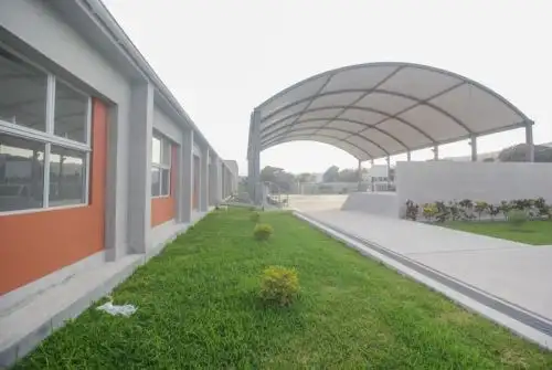 La Autoridad para la Reconstrucción con Cambios (ARCC) informó que en los próximos días se iniciará la construcción de los 250 metros del muro perimétrico restante de la Institución educativa N° 88037 Antenor Sánchez, ubicado en el distrito de Chimbote, provincia de Santa, en Áncash.