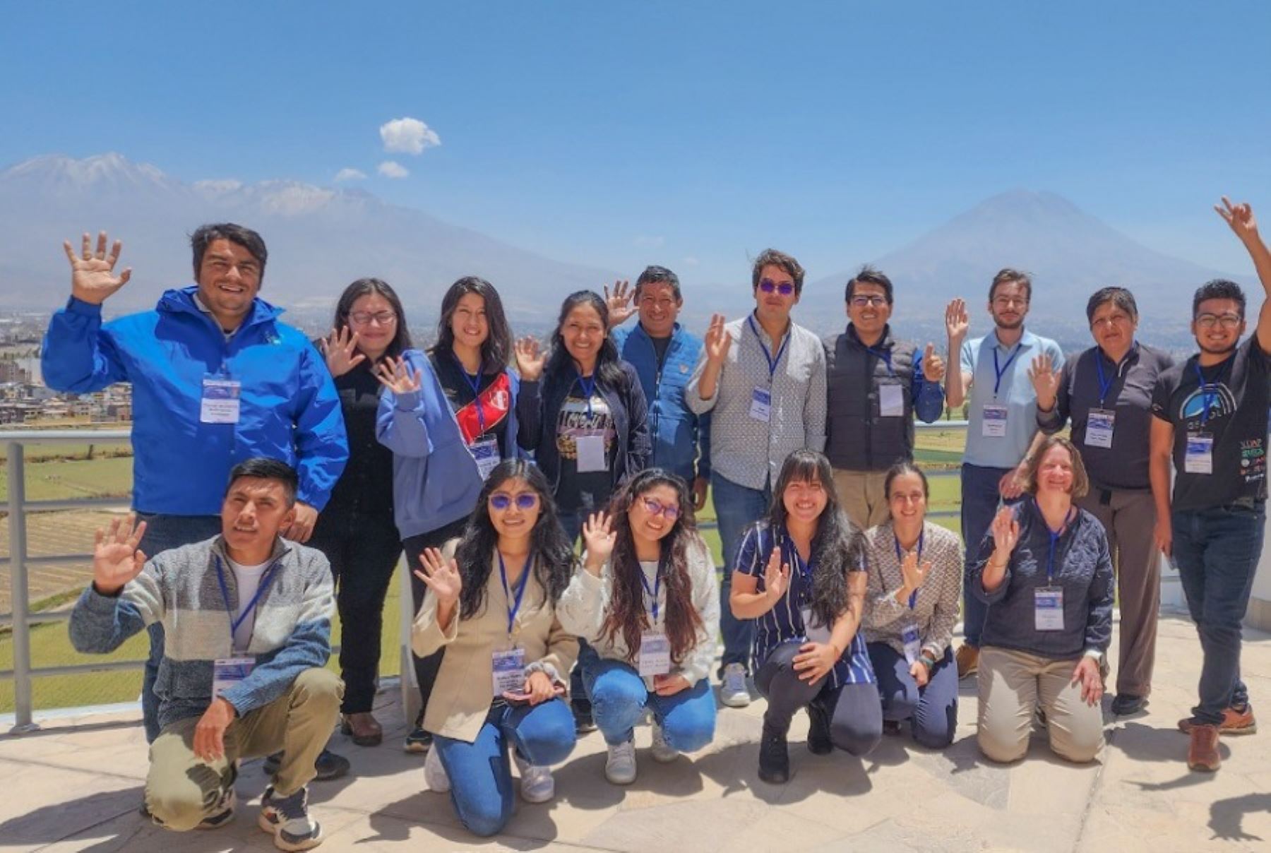 Quince profesionales peruanos participaron del curso especializado “Procesamiento de imágenes SAR para el monitoreo de volcanes”, el cual fue organizado por el Instituto Geofísico del Perú (IGP), organismo adscrito al Ministerio del Ambiente, en cooperación con el Instituto de Investigación para el Desarrollo de Francia.