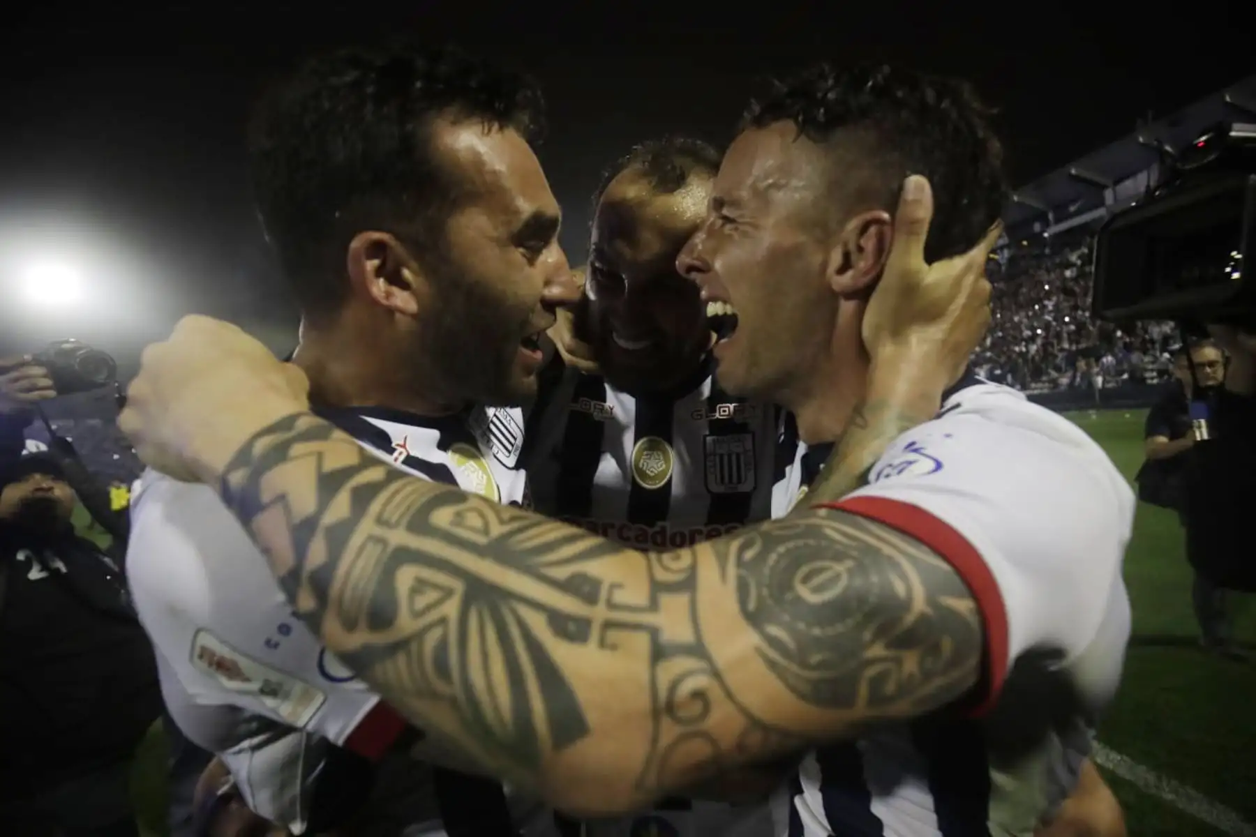 Alianza Lima se lleva la copa de la liga 1 tras vencer a Melgar de Arequipa. Foto: ANDINA/Juan Carlos Guzmán